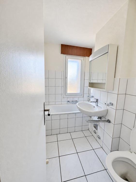 Helle 4.5-Zimmer-Wohnung mit Balkon in Biel – sofort verfügbar! 8