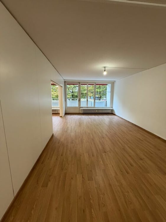 Grosse und moderne 2.5 Zimmerwohnung jetzt zu vermieten! 1