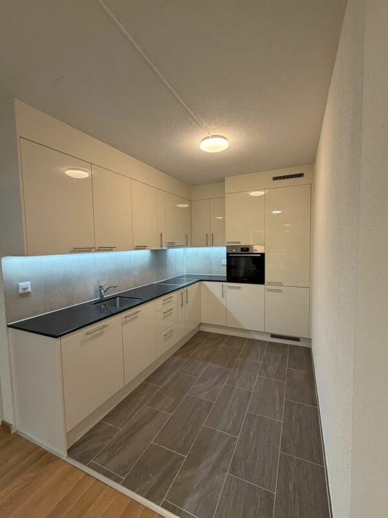 Grosse und moderne 2.5 Zimmerwohnung jetzt zu vermieten! 5