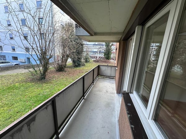 Helle 2 Zimmerwohnung mit Balkon ins Grüne zu vermieten 10