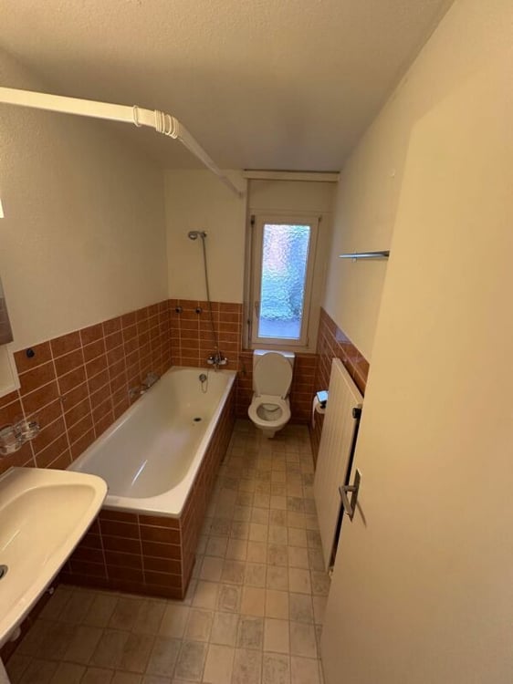 Helle 2 Zimmerwohnung mit Balkon ins Grüne zu vermieten 7