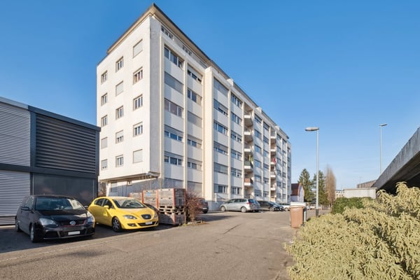 Appartement de 3.5 pièces avec balcon et belle vue à Delémont - Première loyer offert!! 1