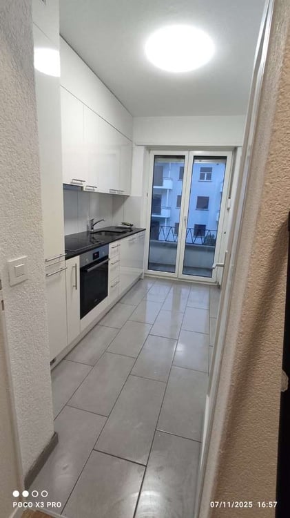 Charming 2-Room Apartment with Balcony in Biel 2