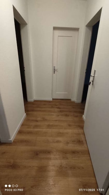 Charming 2-Room Apartment with Balcony in Biel 5