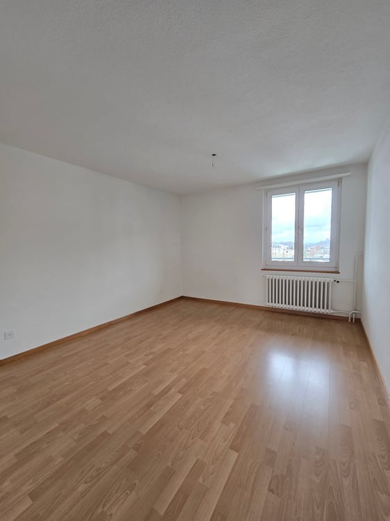 Tolle 3-Zimmer-Wohnung mit Balkon in Wald ZH 7