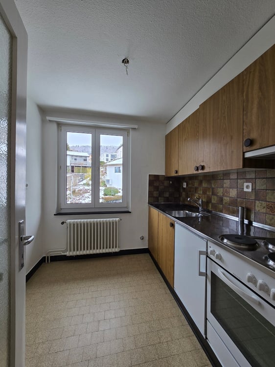 Tolle 3-Zimmer-Wohnung mit Balkon in Wald ZH 8