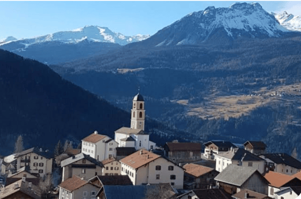 KLEINES BIJOU IM HERZEN GRAUBÜNDENS 11