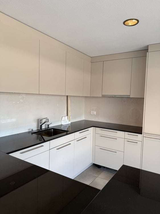 Grosszügige 5.5-Zimmerwohnung mit Terrasse, Bergsicht und Schwedenofen 5