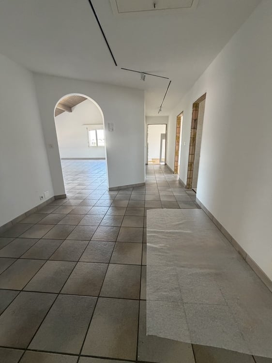 Grosszügige 5.5-Zimmerwohnung mit Terrasse, Bergsicht und Schwedenofen 7