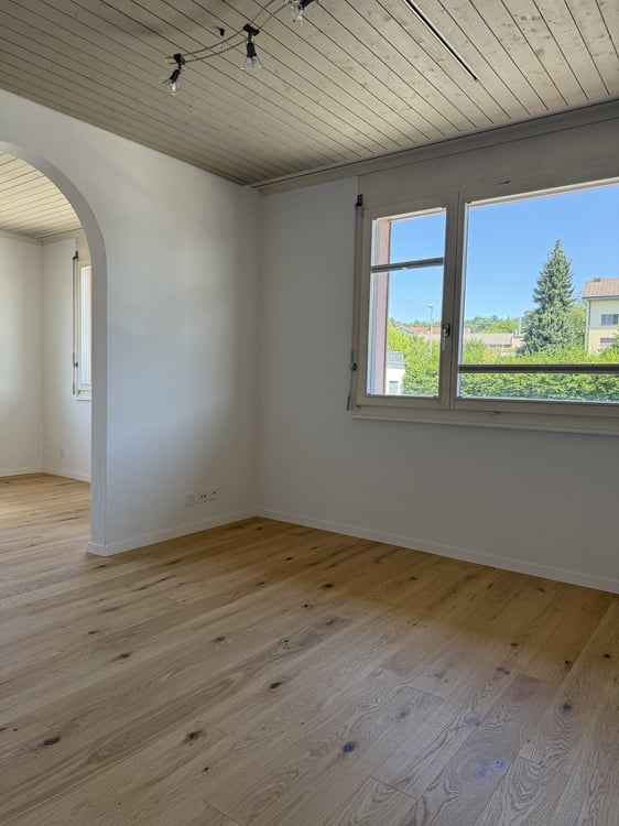 Grosszügige 5.5-Zimmerwohnung mit Terrasse, Bergsicht und Schwedenofen 8