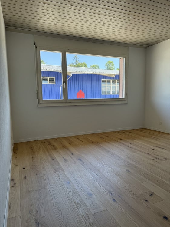Grosszügige 5.5-Zimmerwohnung mit Terrasse, Bergsicht und Schwedenofen 12