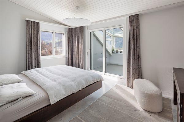 Traumsicht auf See und Berge an zentraler und ruhiger Lage 9