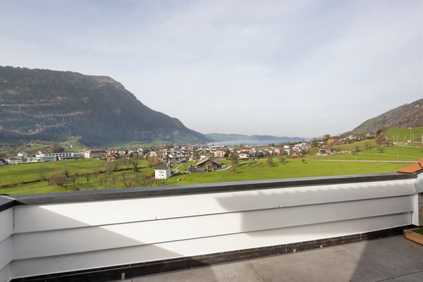 Traumsicht auf See und Berge an zentraler und ruhiger Lage 2