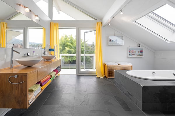 Raumwunder mit grossem Grundstück und Pool an ruhiger Lage 7