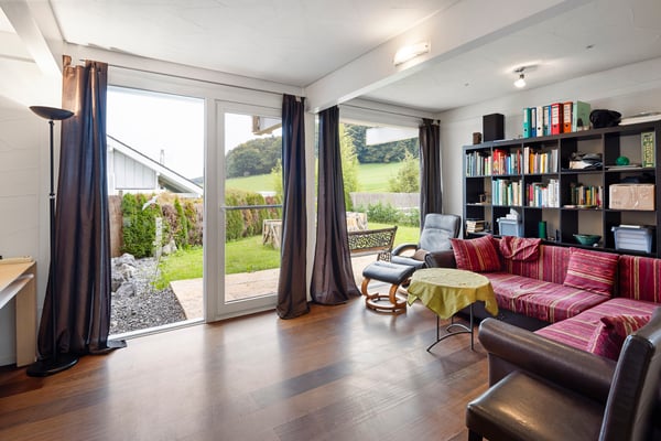 Raumwunder mit grossem Grundstück und Pool an ruhiger Lage 10