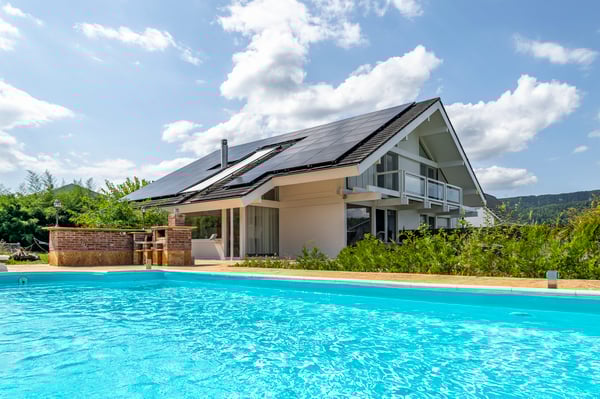 Raumwunder mit grossem Grundstück und Pool an ruhiger Lage 12