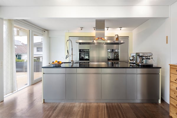 Raumwunder mit grossem Grundstück und Pool an ruhiger Lage 5