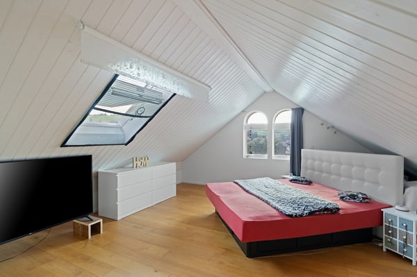 Elegant, grosszügig und neuwertig an zentraler Lage 10