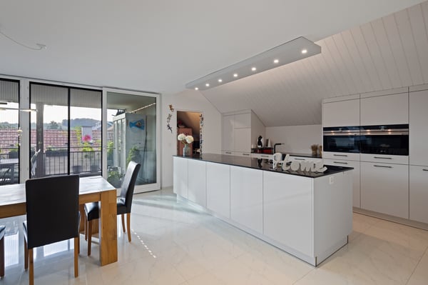 Elegant, grosszügig und neuwertig an zentraler Lage 4