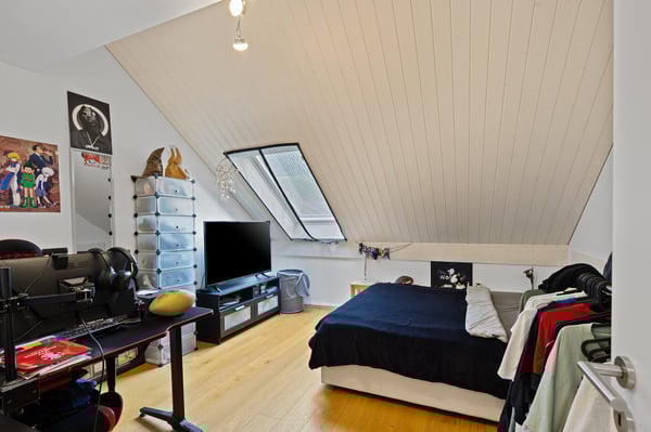 Elegant, grosszügig und neuwertig an zentraler Lage 7