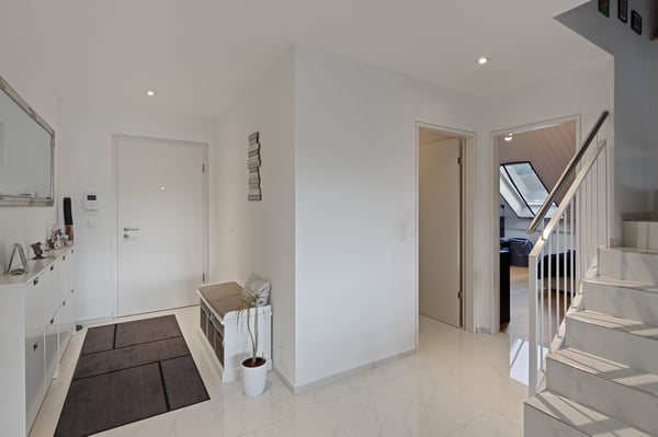 Elegant, grosszügig und neuwertig an zentraler Lage 9