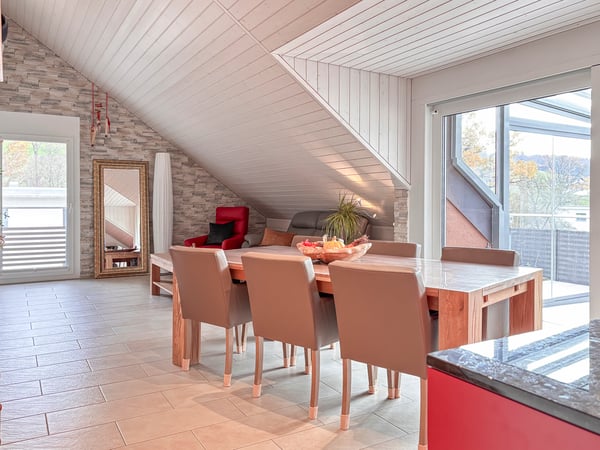 Zentrale und moderne Wohnoase mit sonniger Terrasse 1