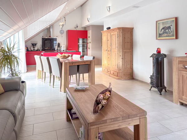 Zentrale und moderne Wohnoase mit sonniger Terrasse 2