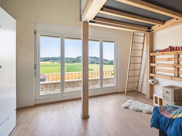 Geräumiges Wohnhaus mit unverbaubarer Weitsicht und grossem Umschwung 10