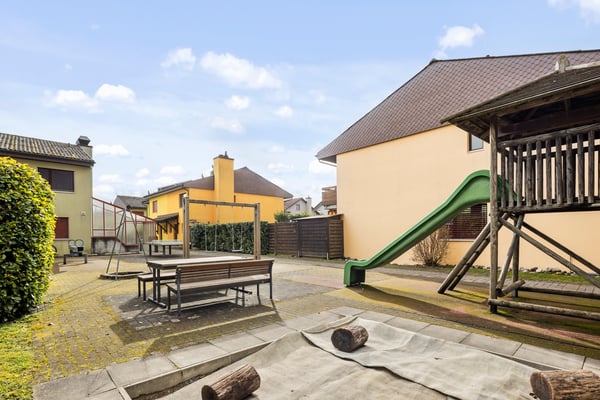 Familienfreundliches Wohnerlebnis mit Garten und Wintergarten 13