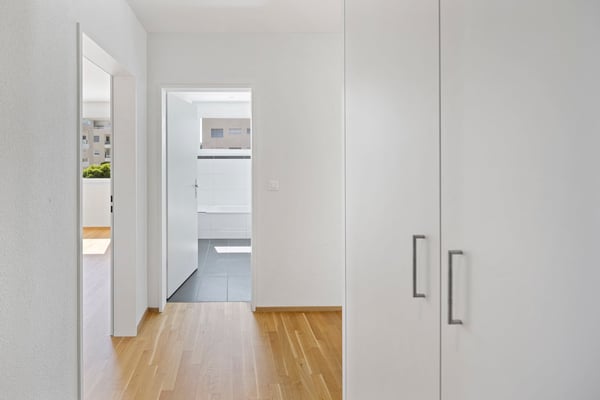 Moderne Wohnoase mit grosser Terrasse und viel Licht 12