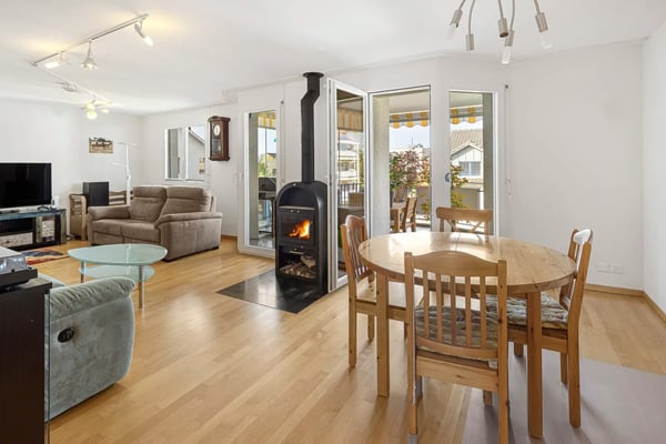Zentrale, ruhige Wohnoase mit Sonnenbalkon und tiefem Steuerfuss 1