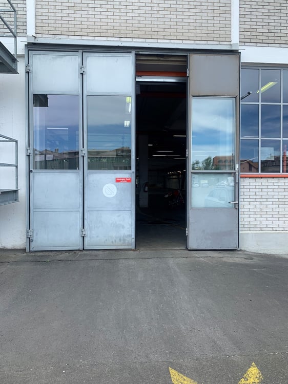 ca. 1'350m2 bis 1‘650m2 Gewerbe-, Industrie- und Lagerflächen 3