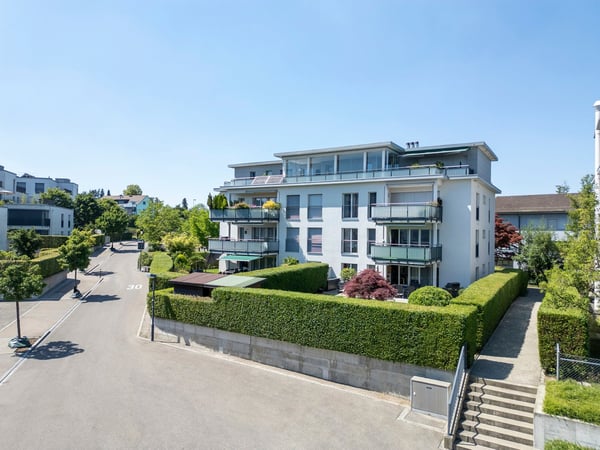 Helle und moderne 3.5-Zimmer Wohnung nahe dem Greifensee 1