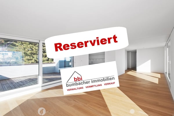 Exklusive Attikawohnung mit drei Terrassen und beeindruckender Weitsicht 1