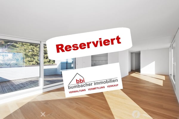 Exklusive Attikawohnung mit drei Terrassen und beeindruckender Weitsicht 1