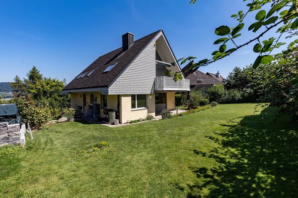 Freistehendes 6.5-Zimmer Einfamilienhaus an ruhiger Lage 1