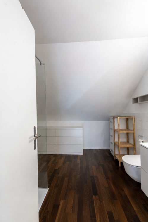 Helle und moderne Dachgeschosswohnung im Eigentumsstandard 7