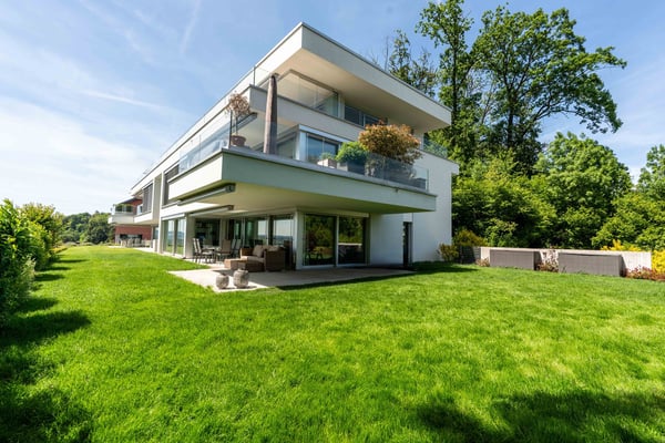 Grosszügige Gartenwohnung mit viel Privatsphäre und Weitsicht