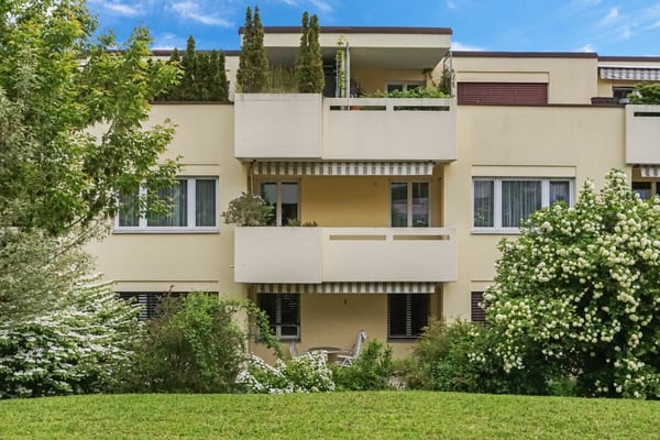 3.5 Zimmer Eigentumswohnung 1.OG - mit Blick ins Grüne 1