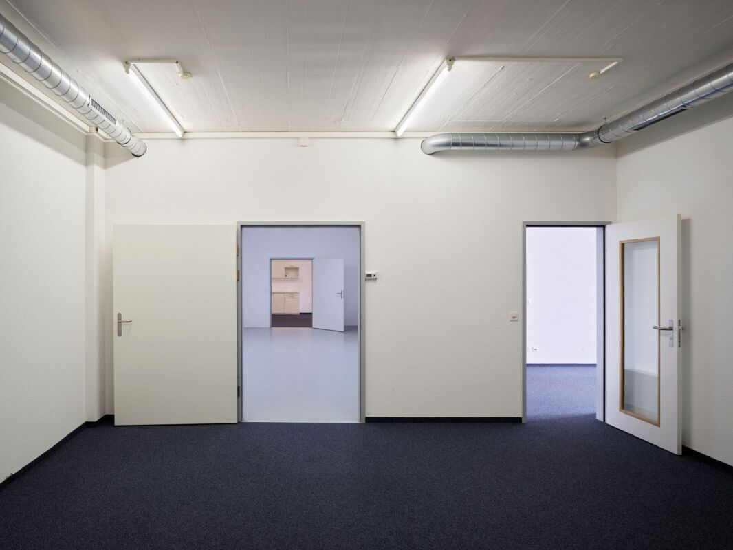 Your new company location; 450 - 1'850 m2 office and service spaces for rent (CHF 120.00 m2)