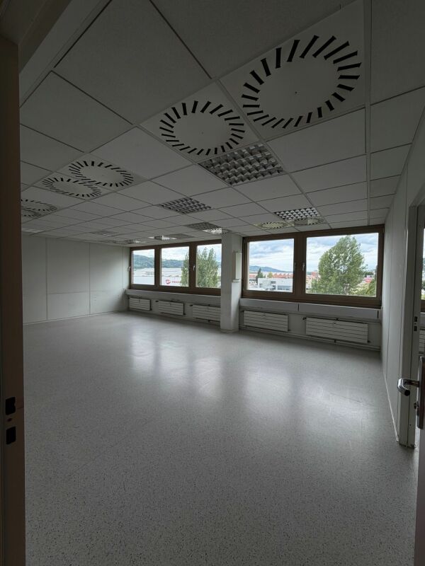 680 m2 commercial space on the 3rd floor in the Industriequartier Silbern