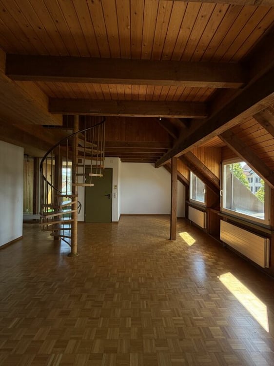 Charmante 3-Zimmer-Dachwohnung auf zwei Etagen in Rupperswil 1