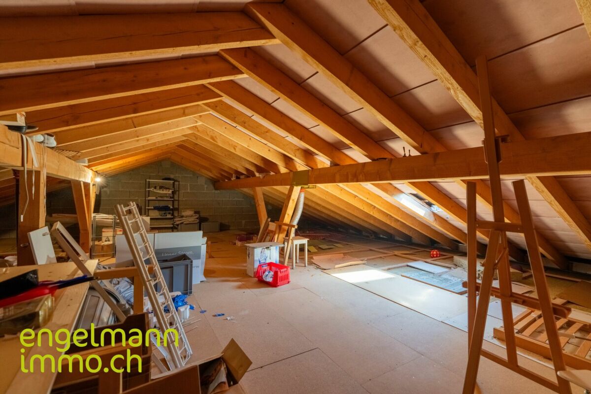 Appartement de 5.5 pièces avec magnifique vue dégagée / 5.5-Zimmer Wohnung mit Weitsicht