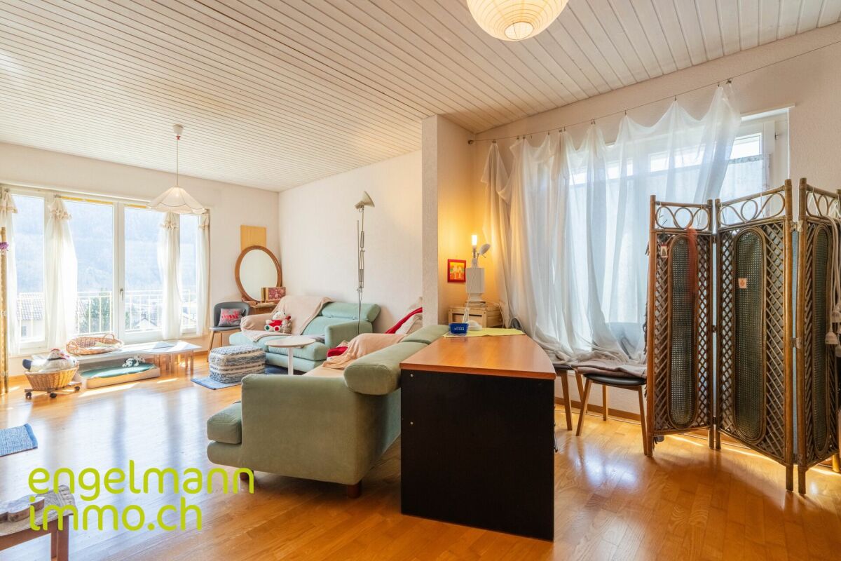 Appartement de 5.5 pièces avec magnifique vue dégagée / 5.5-Zimmer Wohnung mit Weitsicht