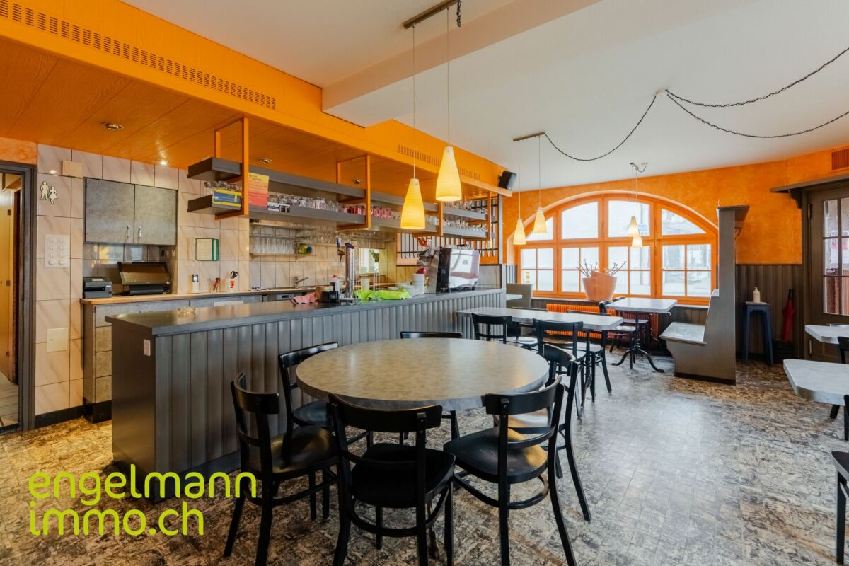 Immeuble locatif avec restaurant / Mehrfamilienhaus mit Restaurant