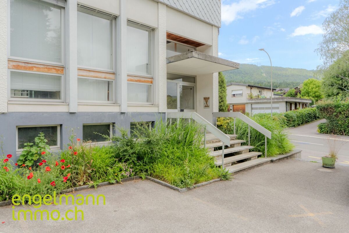 Objet de placement: locaux commerciaux, garage et atelier / Renditeobjekt: Geschäftsräume, Garage und Atelier