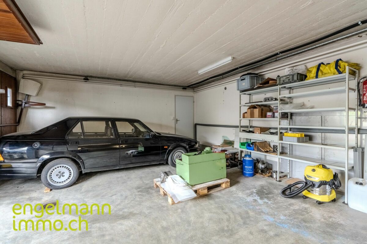 Objet de placement: locaux commerciaux, garage et atelier / Renditeobjekt: Geschäftsräume, Garage und Atelier