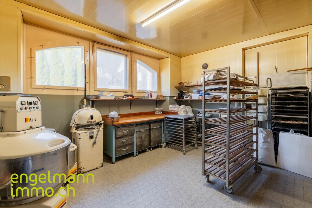 Lot de 2 immeubles résidentiels et commerciaux / 2 Wohn- und Geschäftshäuser