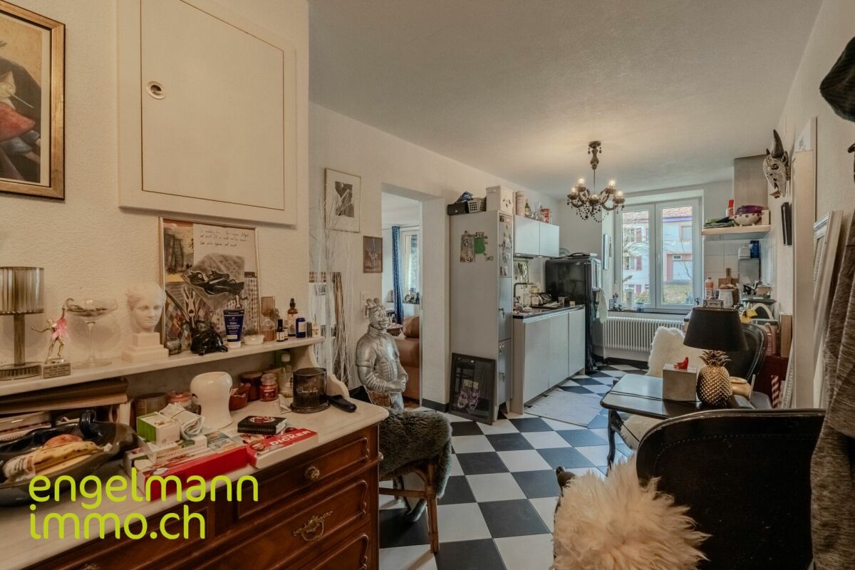 Ancienne ferme de 2 appartements et nombreux espaces annexes / Ehemaliges Bauernhaus mit 2 Wohnungen und diverse Nebenräume