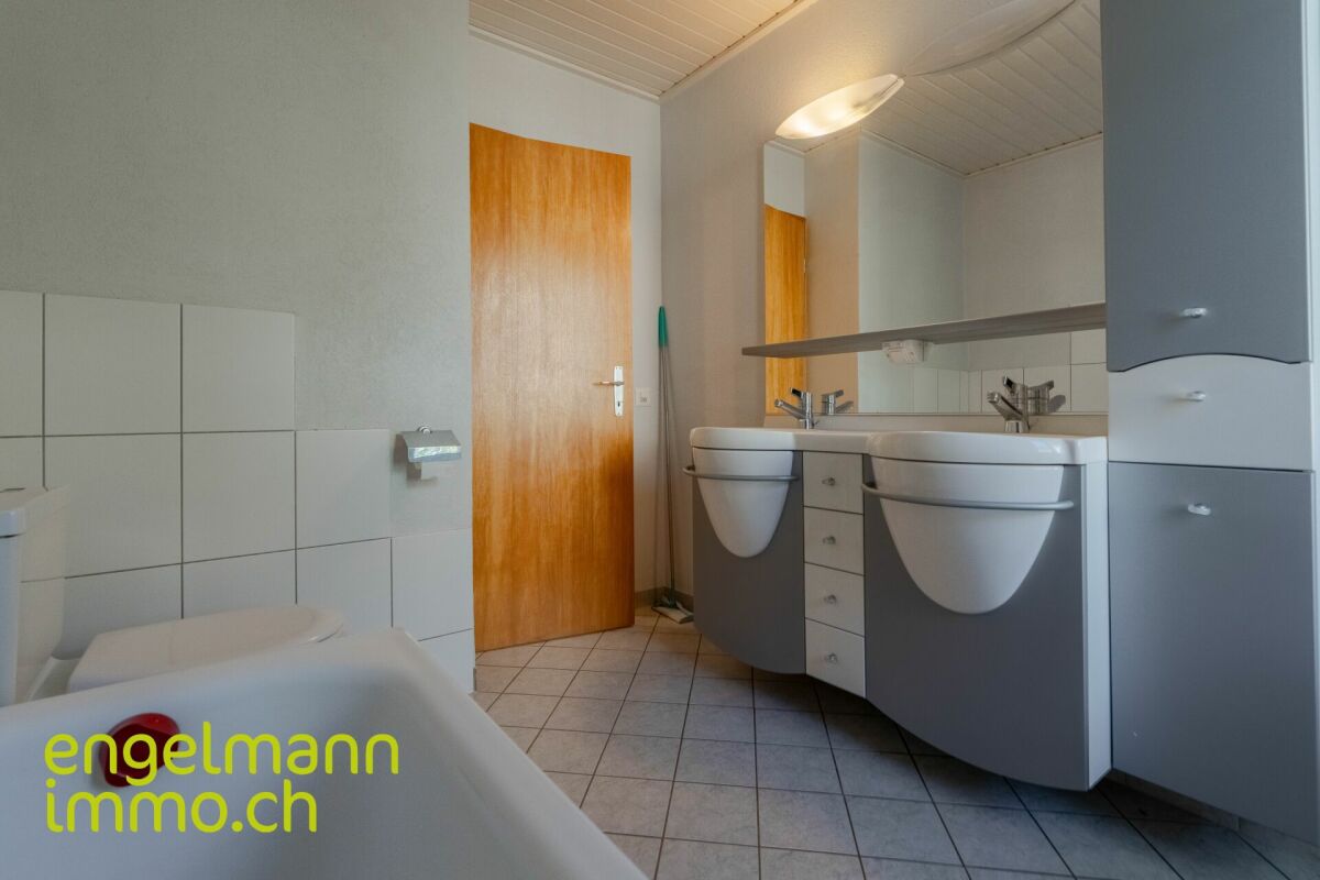 Spacieux appartement en duplex de 8.5 pièces / Grosse 8.5-Zimmer Duplexwohnung